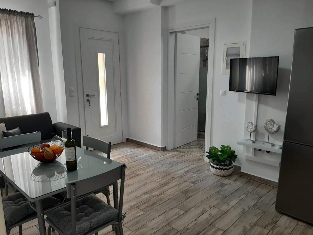 Alisachni Apartment Kini ภายนอก รูปภาพ